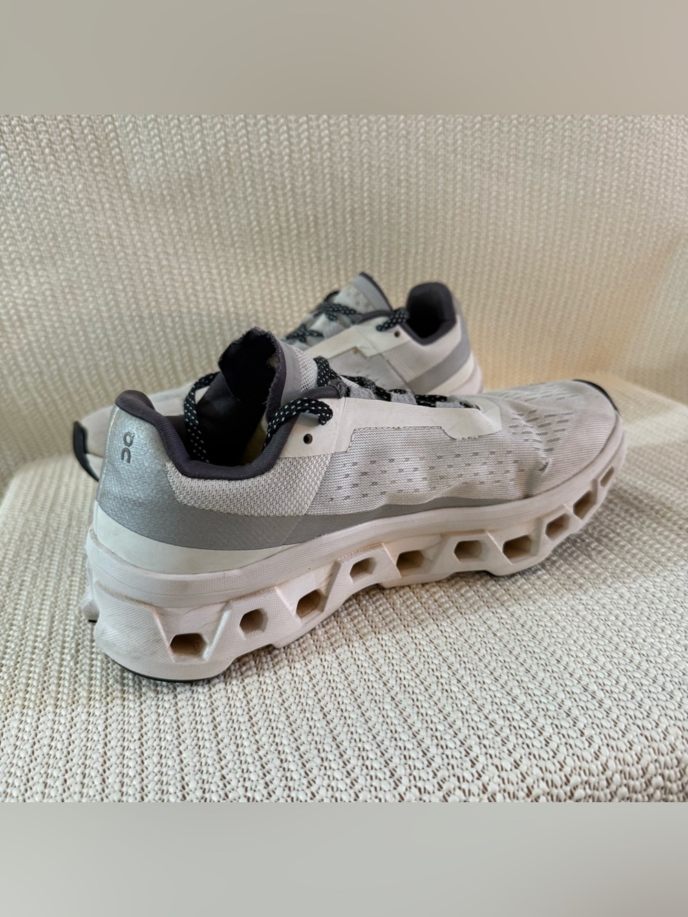On Cloudmonster Women’s Size 8.5 White Gray Running Shoes CloudTec EU 40 Read - Picture 2 of 10